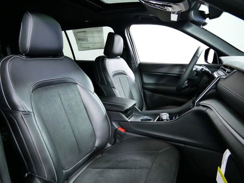 New 2025 Jeep Grand Cherokee L Altitude AWD/4WD image 19