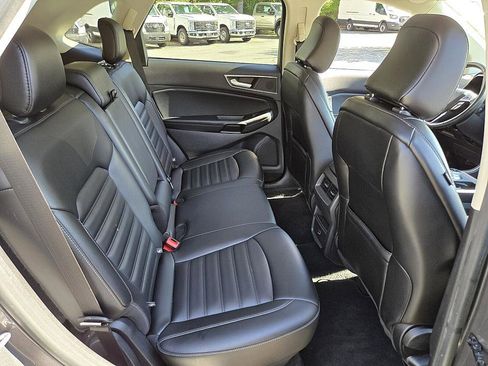 Used 2021 Ford Edge SEL image 16