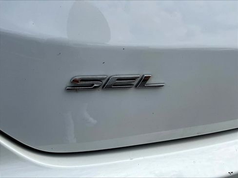 Used 2022 Ford Edge SEL w/ Convenience Package AWD/4WD image 24