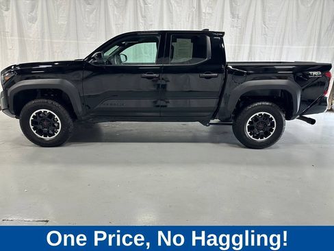 Used 2026 Toyota Tacoma TRD Off-Road AWD/4WD image 4