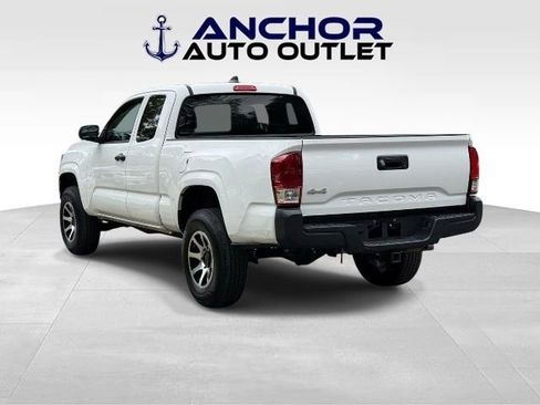 Used 2021 Toyota Tacoma SR AWD/4WD image 6