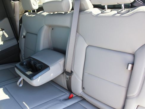 New 2026 GMC Sierra 1500 SLT image 47