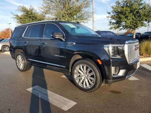 Used 2022 GMC Yukon Denali w/ Denali Premium Package image 1