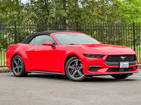 Used 2025 Ford Mustang Premium RWD image 9