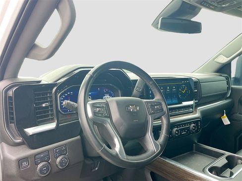 Used 2024 Chevrolet Silverado 2500 LT w/ Z71 Sport Edition image 11