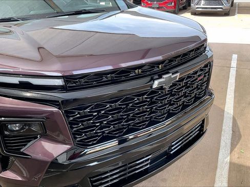 Used 2024 Chevrolet Traverse RS image 30