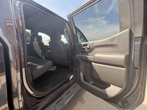 Used 2022 Chevrolet Silverado 1500 Custom Trail Boss AWD/4WD image 21