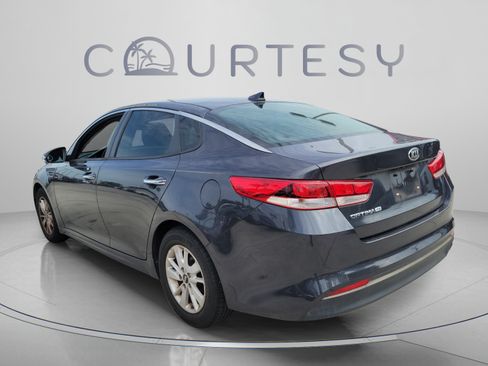 Used 2017 Kia Optima LX w/ Driver Convenience Package FWD image 2