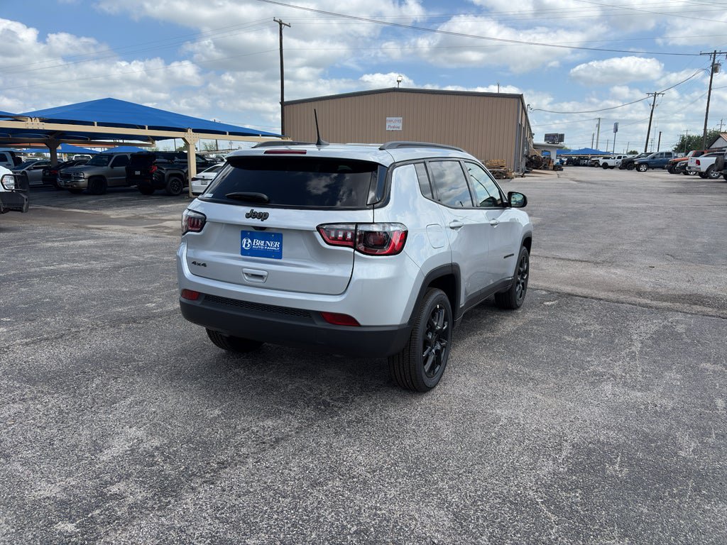 New 2026 Jeep Compass Latitude AWD/4WD image 5