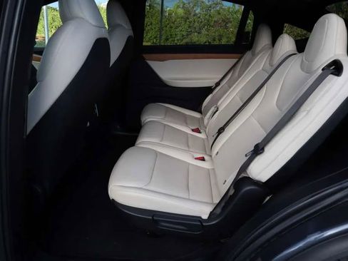Used 2020 Tesla Model X Performance image 18