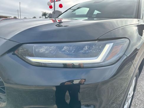 Used 2023 Honda HR-V LX image 10