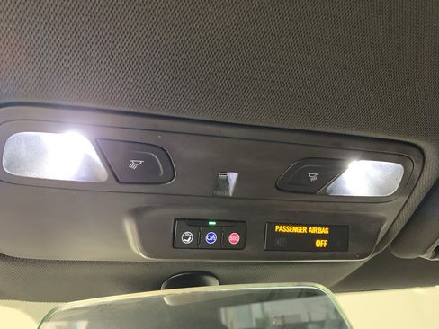 Used 2020 Chevrolet Camaro LT RWD image 28