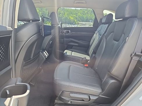 Used 2025 Kia Sorento EX FWD image 17