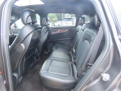 Used 2020 Lincoln Nautilus Reserve w/ Equipment Group 201A FWD image 19