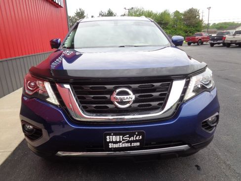 Used 2017 Nissan Pathfinder Platinum AWD/4WD image 14