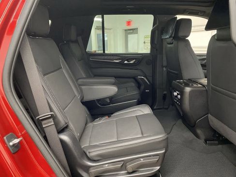 Used 2024 GMC Yukon Denali w/ Advanced Technology Package image 17