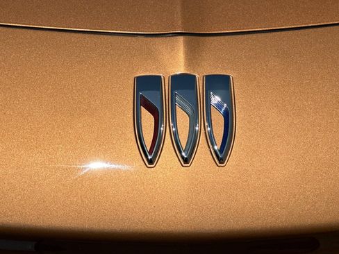 Certified 2025 Buick Encore GX Preferred FWD image 38