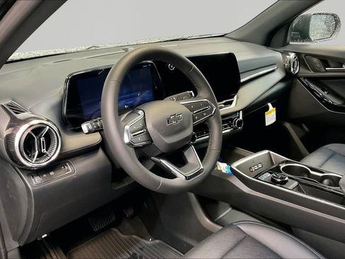 New 2026 Chevrolet Equinox LT w/ Convenience Package II FWD image 8