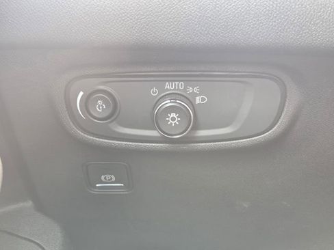 Used 2020 GMC Terrain SLE w/ Driver Convenience Package FWD image 22