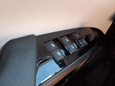 Used 2017 Toyota Prius Four FWD image 20
