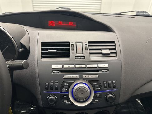 Used 2011 MAZDA MAZDA3 i Sport image 19