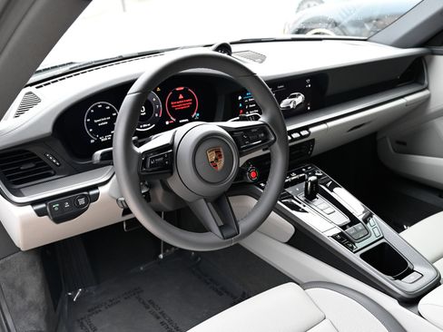 Used 2025 Porsche 911 Carrera image 16