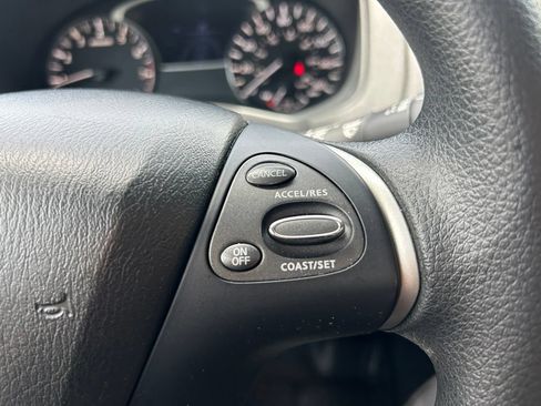 Used 2020 Nissan Pathfinder S FWD image 19