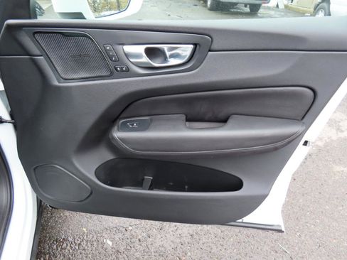 Used 2020 Volvo XC60 T5 Inscription w/ Protection Package image 18