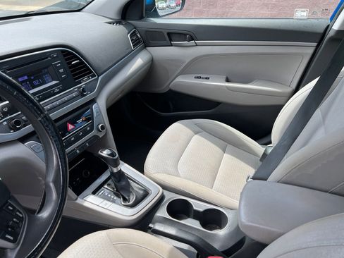 Used 2017 Hyundai Elantra SE FWD image 10