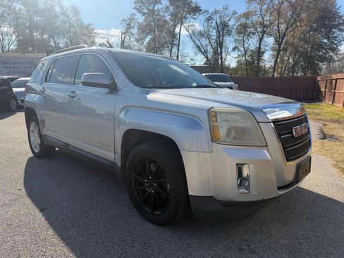 Used 2011 GMC Terrain SLT image 3