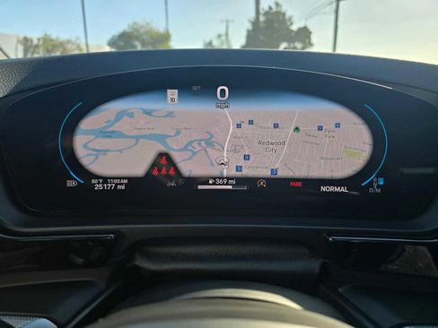 Used 2024 Porsche Cayenne image 27