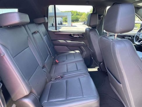 Used 2025 Chevrolet Suburban Z71 AWD/4WD image 11
