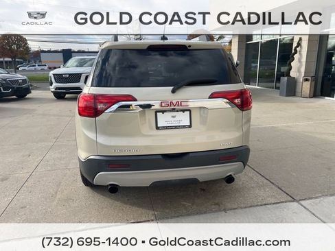 Used 2017 GMC Acadia SLT image 3