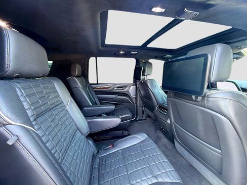 Certified 2023 Cadillac Escalade ESV Sport Platinum w/ LPO, ONYX Package image 31