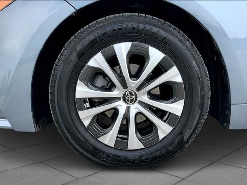 Used 2022 Toyota Corolla LE FWD image 11