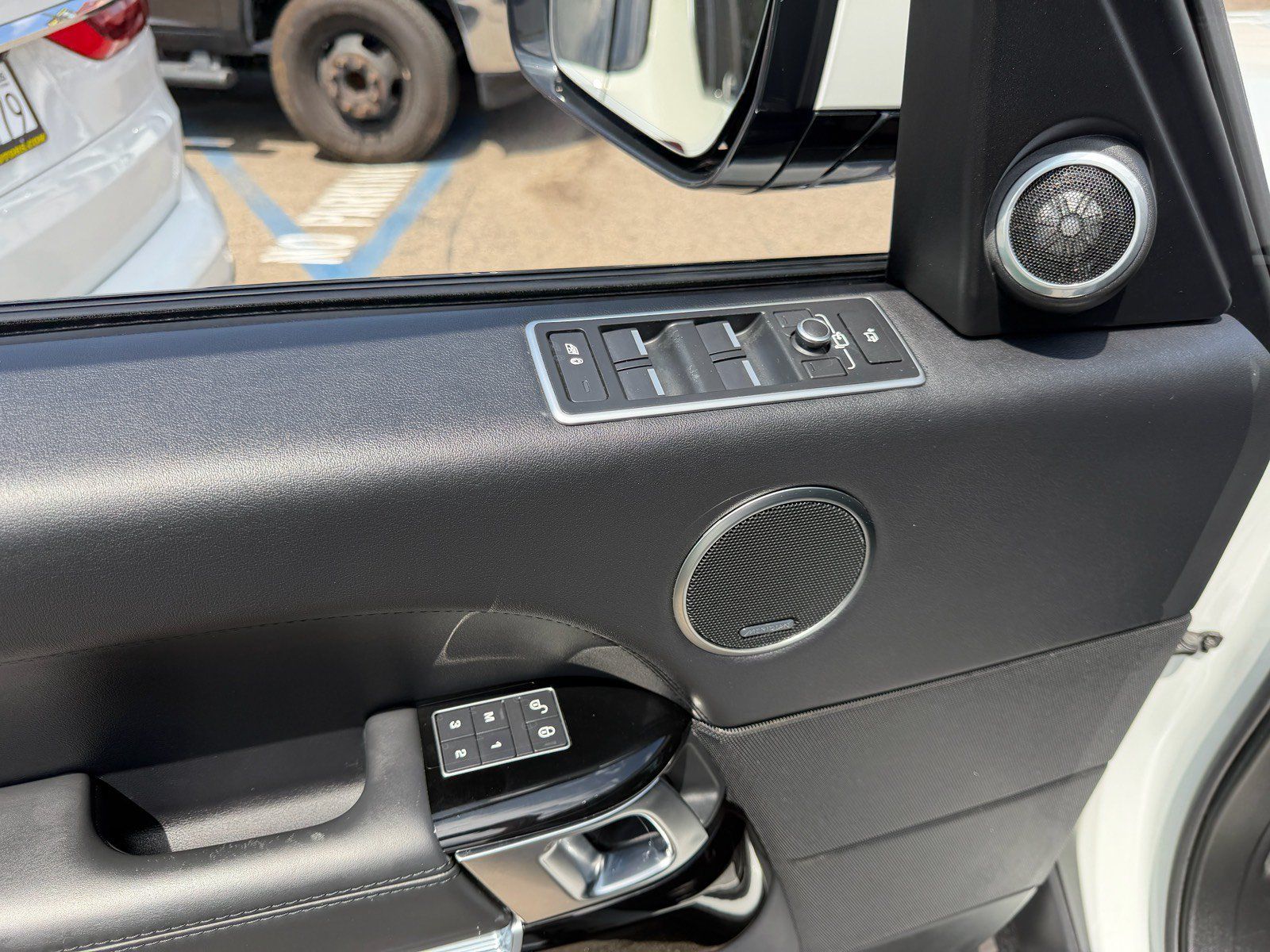 Used 2017 Land Rover Range Rover Supercharged AWD/4WD image 20