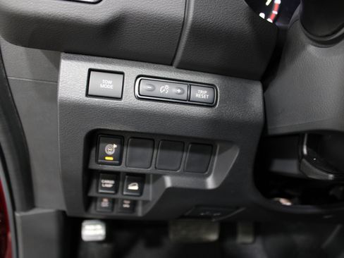 Used 2025 Nissan Frontier PRO-4X AWD/4WD image 8