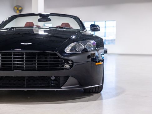Used 2014 Aston Martin V8 Vantage Roadster RWD image 20
