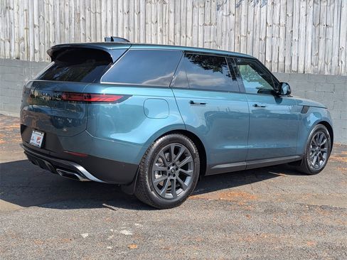 Used 2024 Land Rover Range Rover Sport SE image 4