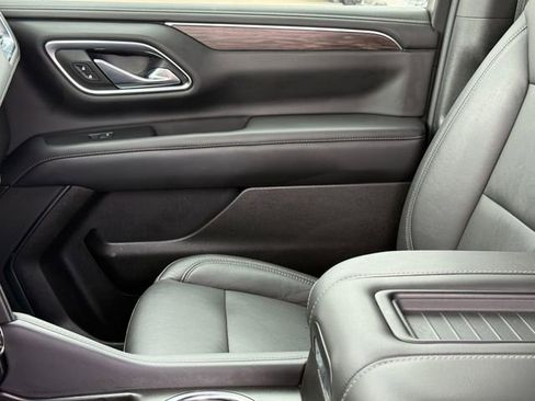 Used 2021 Chevrolet Tahoe Z71 w/ Z71 Off-Road Package image 14