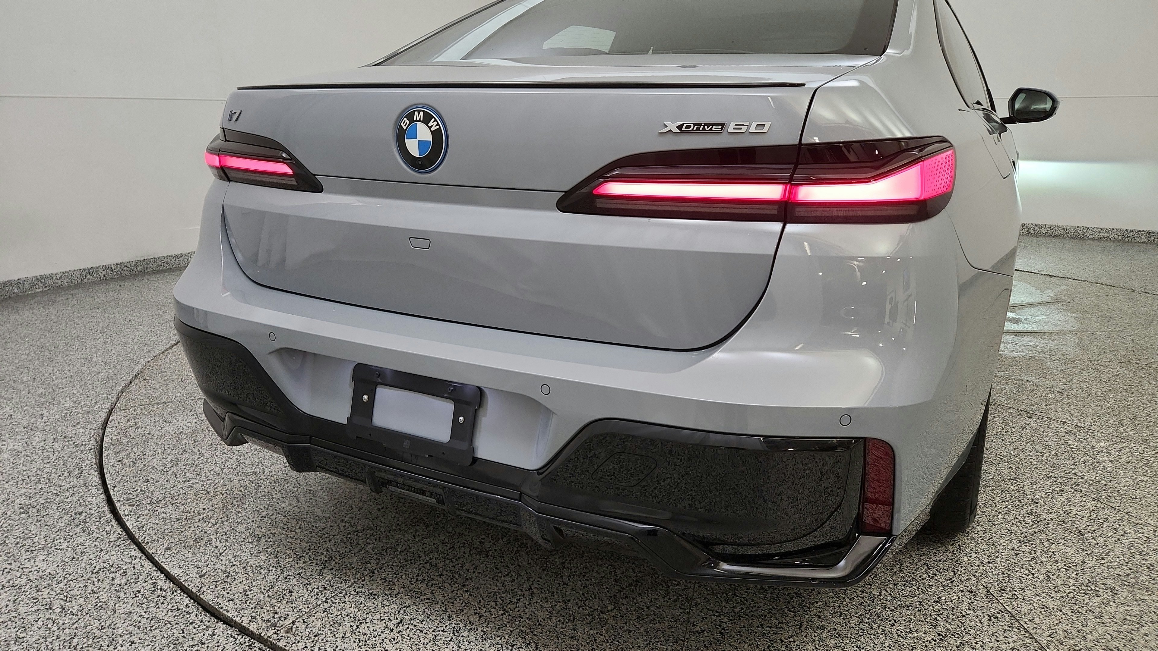 Used 2023 BMW i7 xDrive60 w/ Parking Assistance Package AWD/4WD image 31