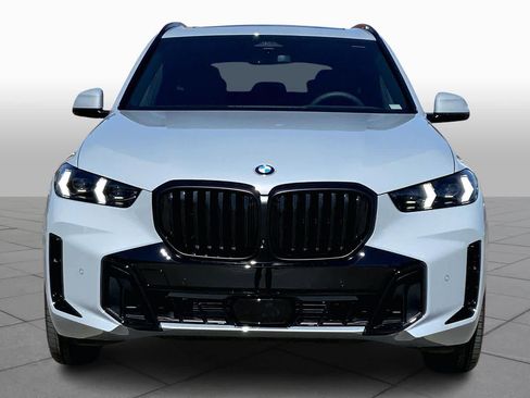New 2026 BMW X5 xDrive40i w/ M Sport Package AWD/4WD image 3
