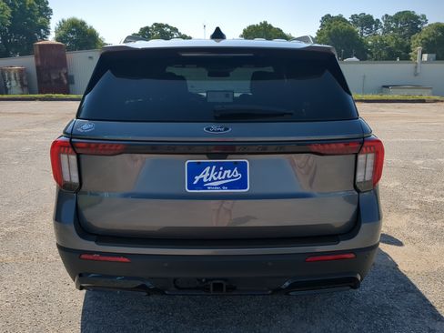 Used 2025 Ford Explorer ST-Line w/ Premium Package AWD/4WD image 4