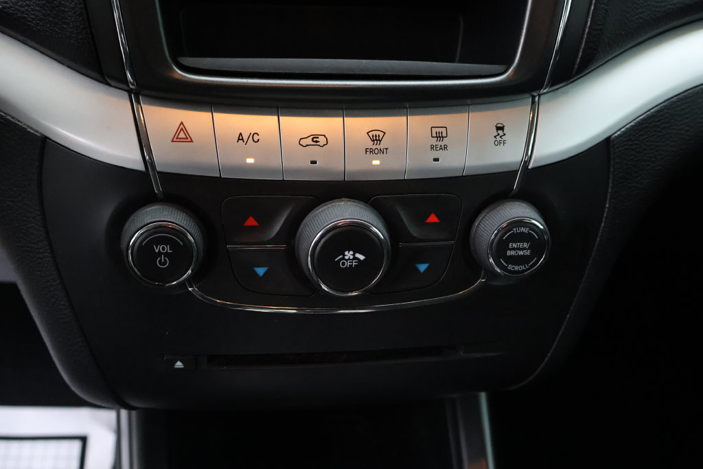 Used 2018 Dodge Journey SXT FWD image 24