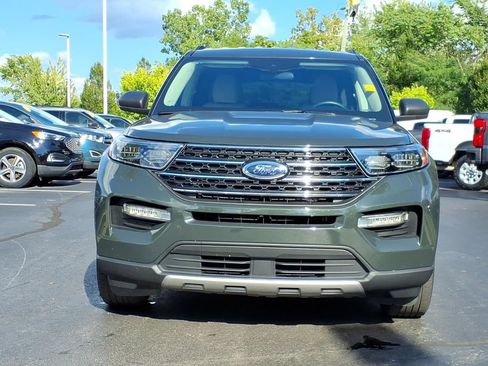 Used 2023 Ford Explorer XLT w/ Equipment Group 202A AWD/4WD image 2