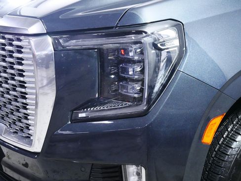 Used 2022 GMC Yukon XL Denali image 16