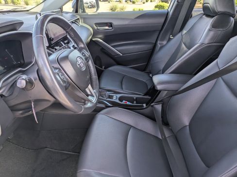 Used 2024 Toyota Corolla Cross XLE FWD image 26
