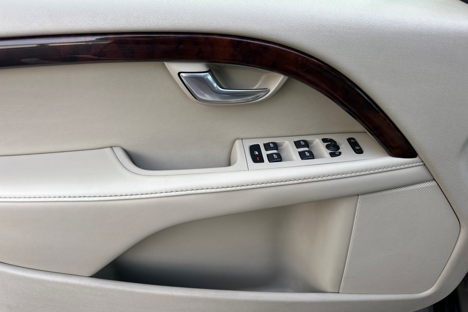 Used 2015 Volvo XC70 T5 Platinum FWD image 11