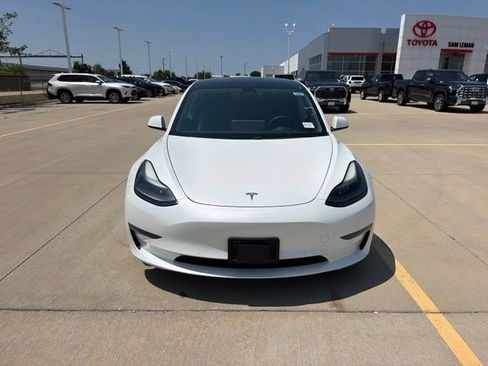 Used 2021 Tesla Model 3 Standard Range Plus RWD image 2