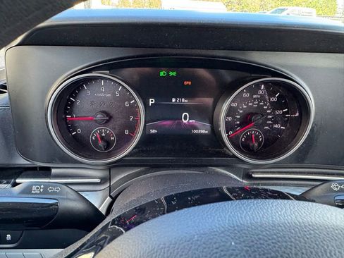 Used 2022 Kia Carnival LX image 17